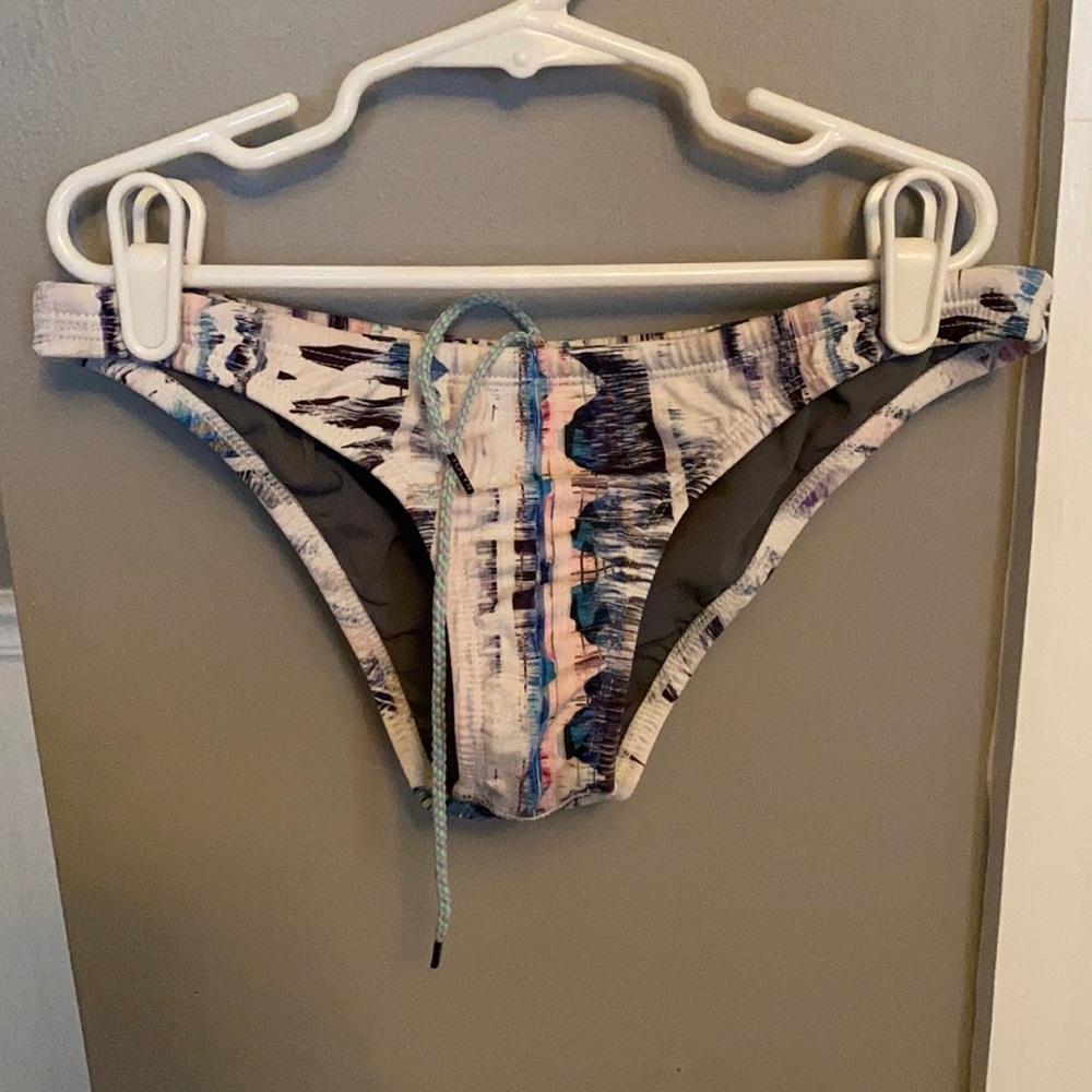 Bikini bottoms